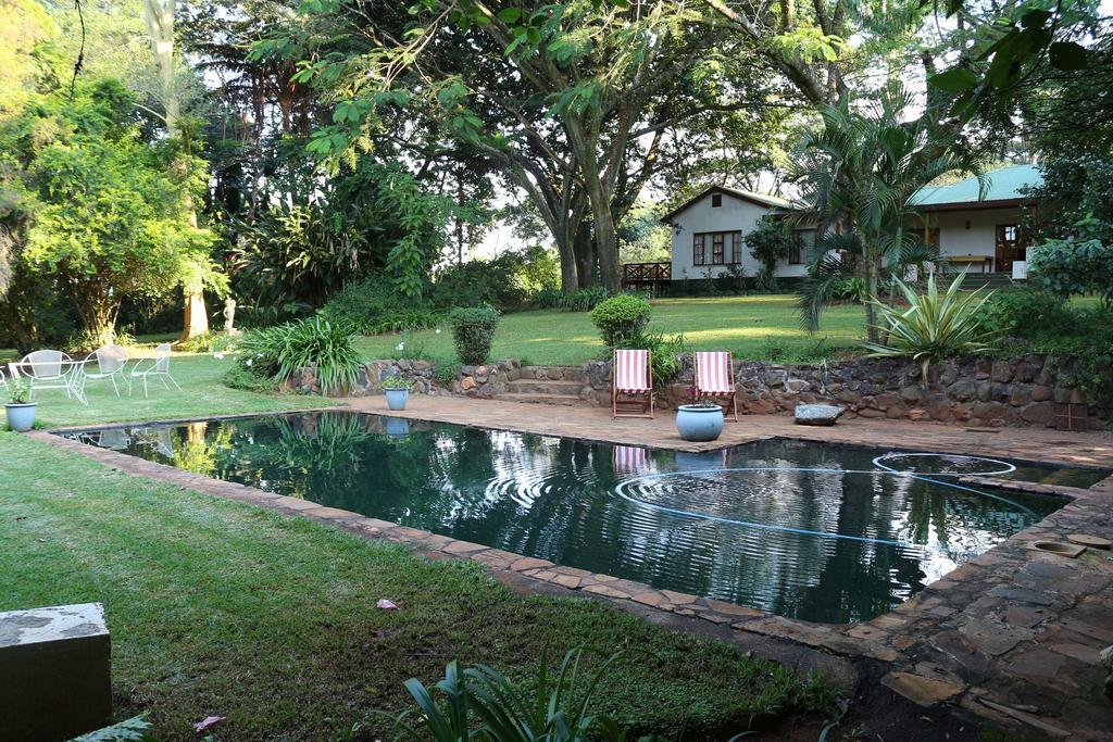 Softwaters Guesthouse Cottages ルイス・トリハート エクステリア 写真